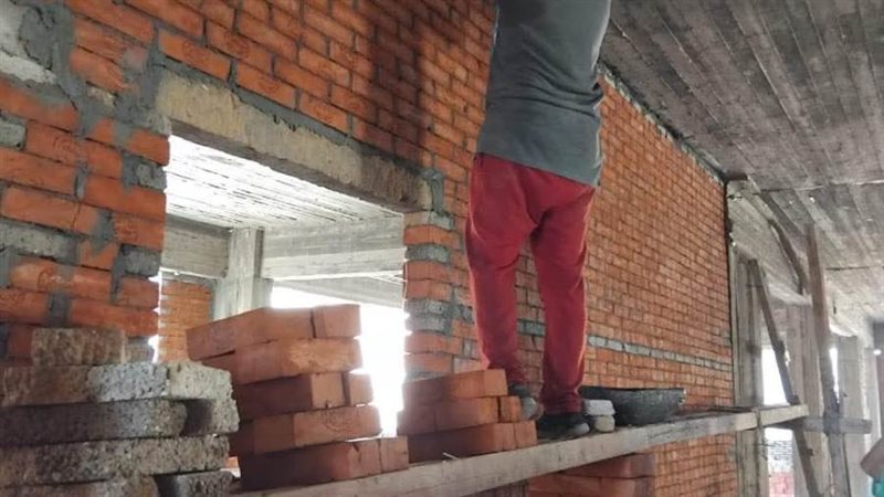 جانب من أعمال الإنشاء