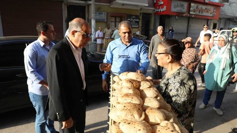 محافظ المنيا خلال