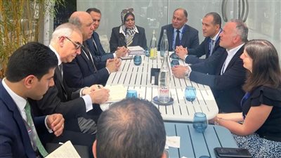 وزير الطيران المدني يلتقي عددًا من مسئولي كبرى الشركات العالمية المتخصصة في إدارة وتشغيل المطارات