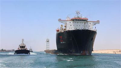 قناة السويس تشهد عبور سفينة الحاويات العملاقة CMA CGM JULES VERNE