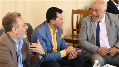 وزير الشباب والرياضة يتفقد نادي نقابة المهن التمثيلية ويوجّه بتطويره ورفع كفاءته