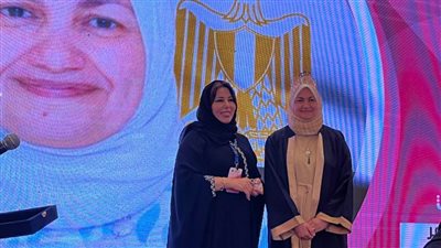 تكريم مستشارة شيخ الأزهر لشؤون الوافدين بمنحها الدكتوراه الفخرية من أكاديمية لانكستر البريطانية