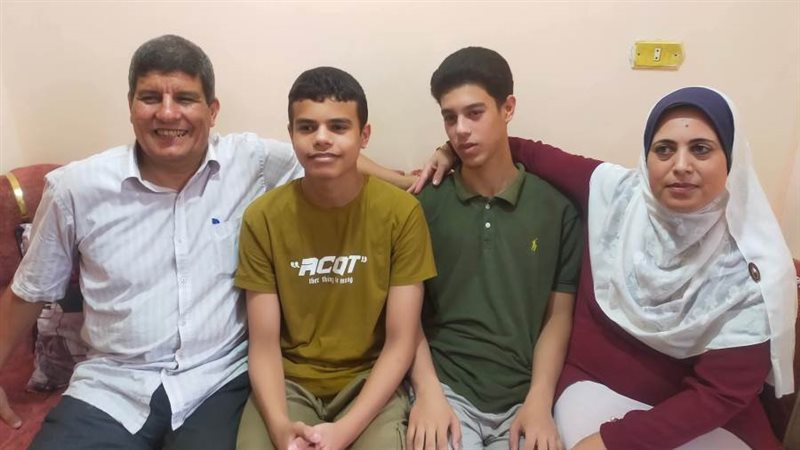 الأول على الشهادة