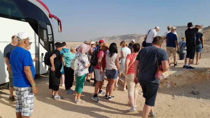 وفود أجنبية تزور