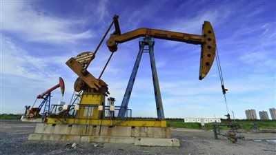 أسعار النفط تهبط بنسبة 5.69% بعد ضربة إيرانية على قاعدة أمريكية في قطر