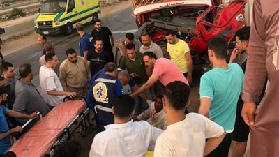 بالصور إصابة 4 أشخاص بحادث تصادم مروع بالطريق الدولي الساحلي 