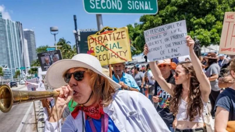 المظاهرات تجتاح الولايات