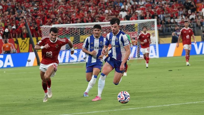 زيزو يقاتل أمام فريق