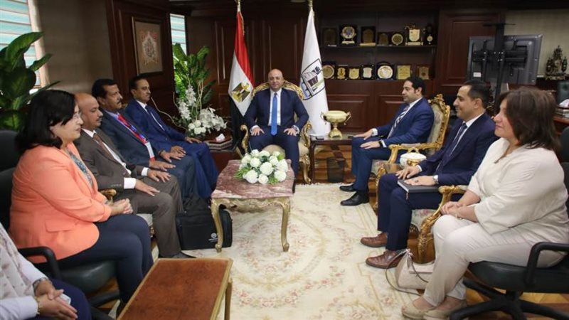 محافظ بنى سويف يستقبل