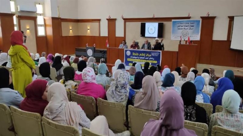 جانب من الندوة