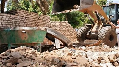 أسوان: إزالة 4 طواحين مخالفة للذهب وتعديات على أراضي الدولة