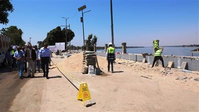 محافظ أسوان يوجه بسرعة الانتهاء من تطوير المنطقة السياحية بكورنيش النيل والمراسي بمعبد كوم أمبو