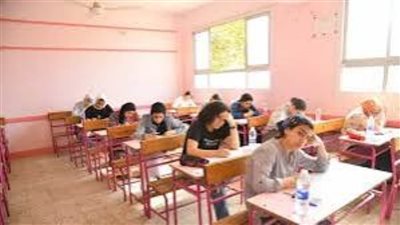 عاجل| امتحان الثانوية العامة 2025 فيزياء يثير القلق بين الطلاب (شكاوى متزايدة)