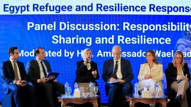 جانب من الحلقة النقاشية