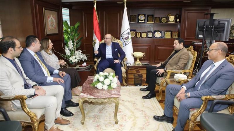 لقاء محافظ بنى سويف