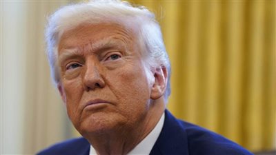 ترامب يهدد روسيا ويشيد بـ