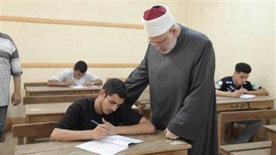وكيل الأزهر يتفقد لجان الثانوية الأزهرية بقليوب ويشيد بالتزام الطلاب وانضباط اللجان