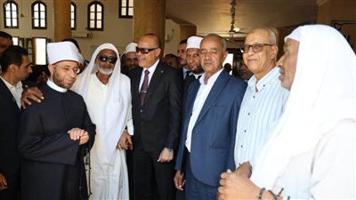 وزيرا الأوقاف والعمل يضعان حجر الأساس لمسجد جديد في راس غارب 