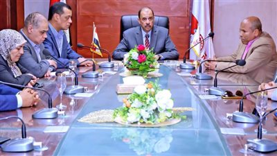 محافظ سوهاج يعقد اجتماعًا لمتابعة انتظام سير امتحانات الثانوية العامة