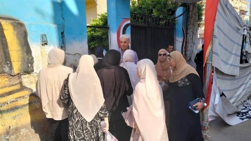 تجمع لأولياء الأمور