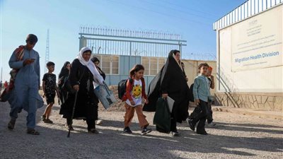 عاجل.. ترحيل جماعي للاجئين الأفغان من إيران