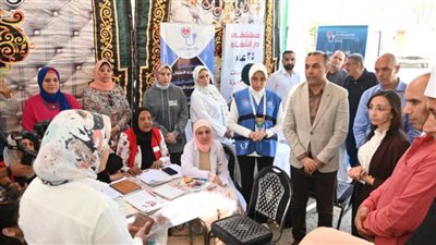 بمجمع دمنهور الثقافى.. محافظ البحيرة تتفقد فعاليات حملة التبرع بالدم