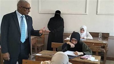 طلاب القسم الآدبي بالثانوية الأزهرية بشمال سيناء يؤدون امتحان مادة التوحيد
