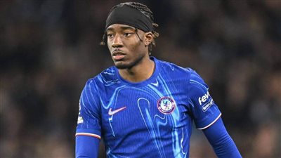 تقارير: أرسنال يقدم عرضًا رسميًا لضم جناح تشيلسي نوني مادويك