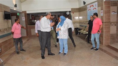  بالصور.. محافظ الغربية يتفقد مستشفى ومحطة مياه محلة مرحوم