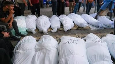 استشهاد 15 فلسطينيًا في قصف الاحتلال الإسرائيلي منتظري المساعدات وسط قطاع غزة