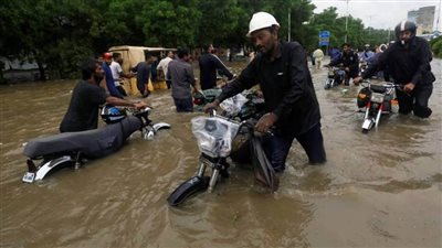 ارتفاع حصيلة ضحايا الأمطار الموسمية في باكستان إلى 64 قتيلًا