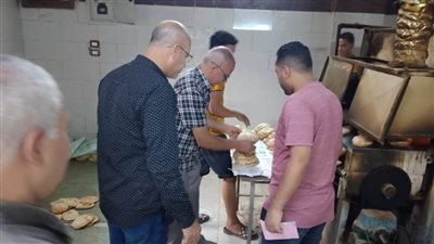 تحرير 37 محضرا تموينيا خلال حملة مكبرة بمركز صدفا في أسيوط