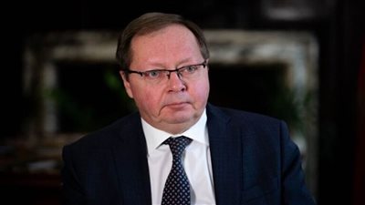 السفير الروسي في لندن: بريطانيا وفرنسا وألمانيا متواطئة في الهجمات على إيران