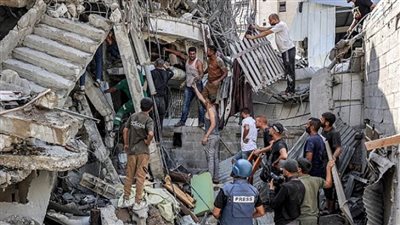  14 شهيدا في قصف الاحتلال منزلين في جباليا وحي التفاح بقطاع غزة