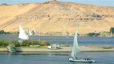 وفد إعلامي فرنسي يعد من أسوان فيلمًا وثائقيًا عن المدينة الغارقة بالحضارة المصرية القديمة 