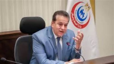  وزير الصحة يوجه بتقديم أوجه الدعم الطبي والنفسي للمصابين وأهالي ضحايا الطريق الإقليمي