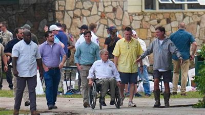  عاجل| مواقف إنسانية في كارثة تكساس.. 