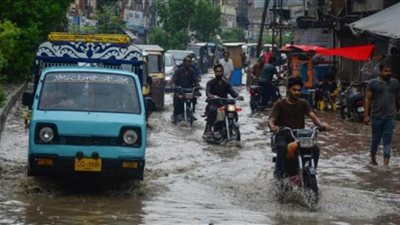 مصرع 69 شخصًا وفقدان 37 آخرين جراء فيضانات بولاية 