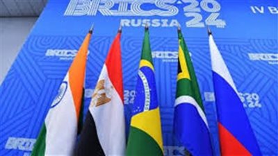 خبراء يدعون إلى تعزيز التجارة والتركيز على الشباب في قمة 