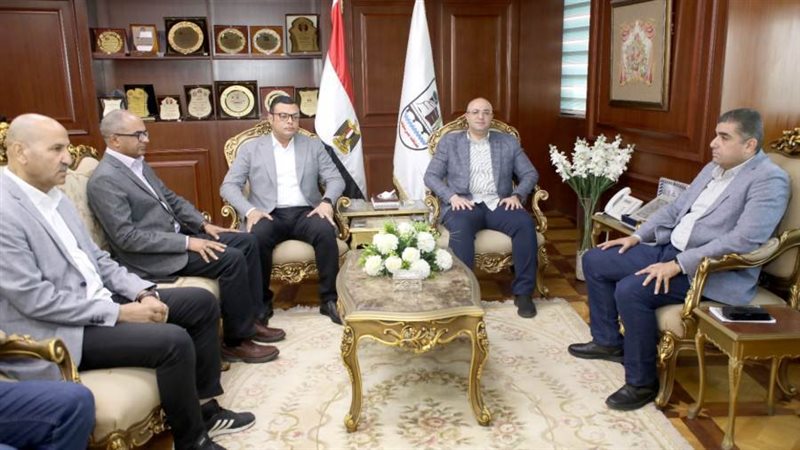 محافظ بنى سويف يستقبل