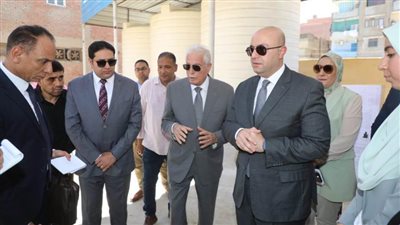 محافظ بني سويف يصطحب مستشار رئيس الجمهورية لتفقد مشروع تطوير سوق الدهشوري