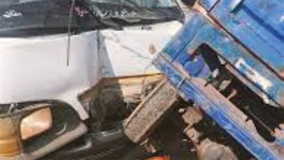 إصابة 6 أشخاص بحادث تصادم بين سيارة أجرة ميكروباص وتروسيكل 