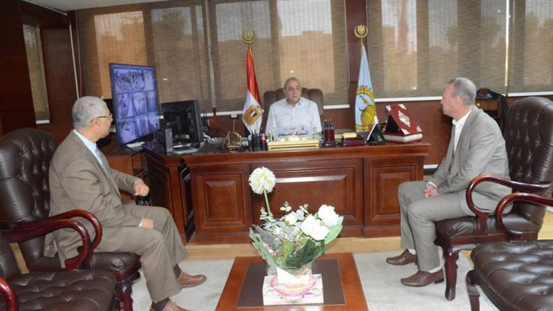 محافظ الغربية خلال