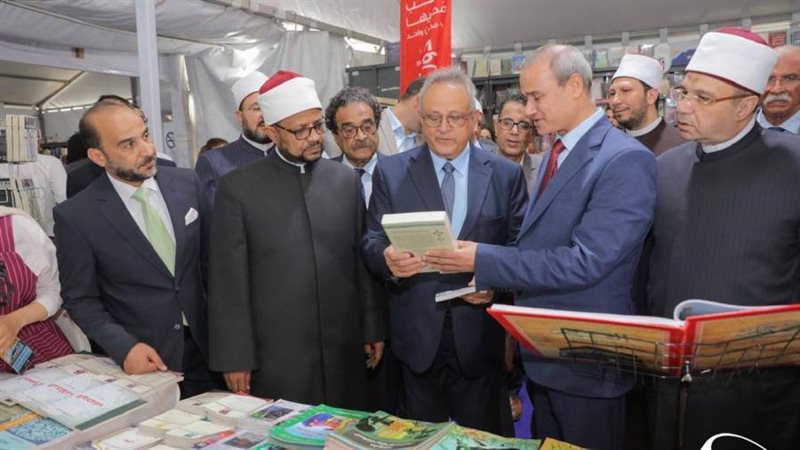 افتتاح معرض مكتبة