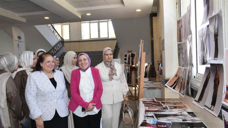 معرض أزيائنا تراثنا