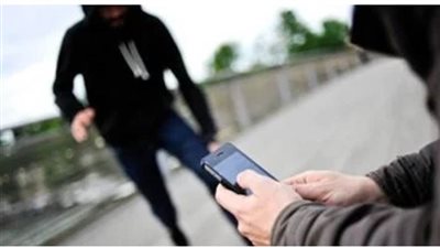مباحث القاهرة تضبط عنصرين اجراميين تخصصا في سرقة الهواتف المحمولة من المواطنين