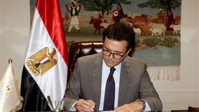 وزير الثقافة يعتمد تشكيل لجنة بينالي الإسكندرية مُعلنًا عودته بعد 12 عامًا من التوقف 