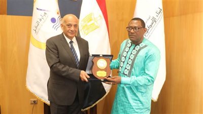 هيئة ميناء الإسكندرية تستقبل وفدًا سيراليونيًا رفيع المستوى لتعزيز التعاون المشترك