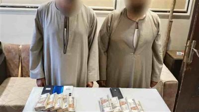 ضبط شخصين للنصب على المواطنين من خلال توظيف الأموال في المراهنات والمضاربة في العملات المشفرة 