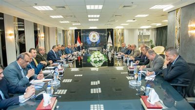 وزيرا الإنتاج الحربي والكهرباء يبحثان التدبير الموحد لاحتياجات شركات الكهرباء من الخامات والمستلزمات 